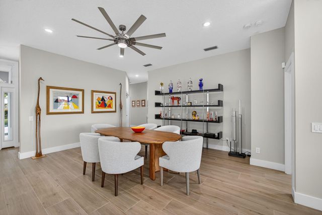 945 Bear Island Circle, West Palm Beach, FL 33409