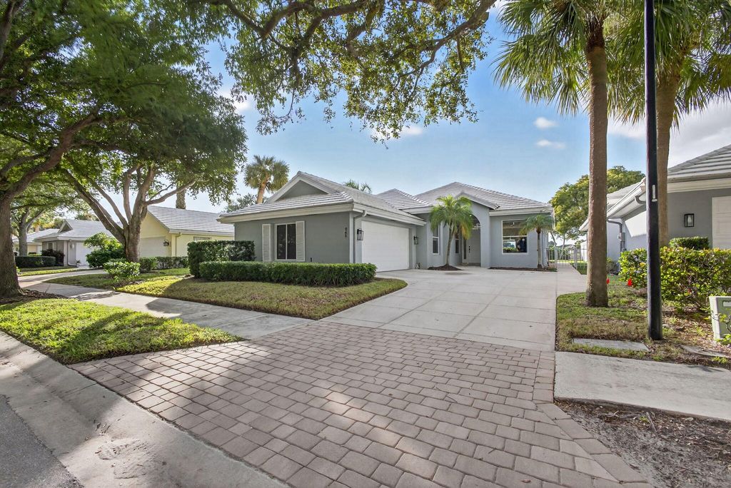 945 Bear Island Circle, West Palm Beach, FL 33409