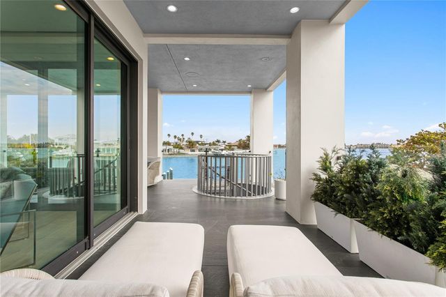 1801 PASS A GRILLE WAY, St Pete Beach, FL 33706