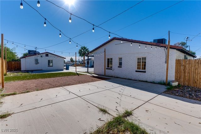 309 North 16th Street A, Las Vegas, NV 89101