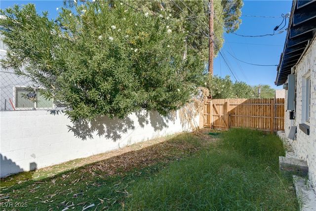 309 North 16th Street A, Las Vegas, NV 89101