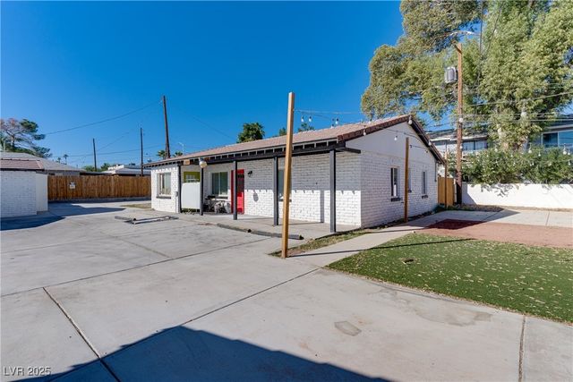 309 North 16th Street A, Las Vegas, NV 89101