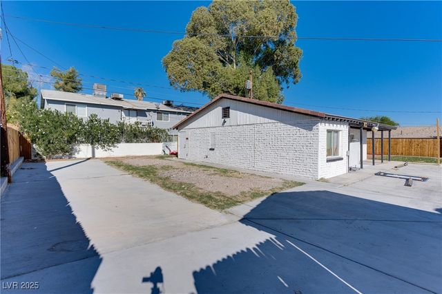 309 North 16th Street A, Las Vegas, NV 89101