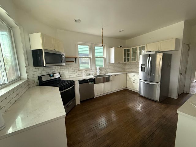 3788 Burns Avenue, Detroit, MI 48214