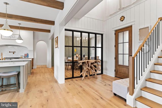 1 STRAWBERRY LN, Lititz, PA 17543