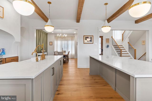 1 STRAWBERRY LN, Lititz, PA 17543