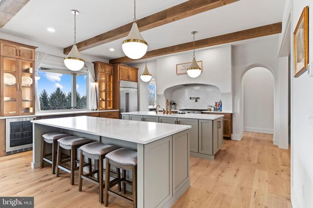 1 STRAWBERRY LN, Lititz, PA 17543