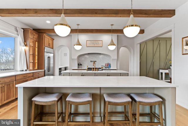 1 STRAWBERRY LN, Lititz, PA 17543