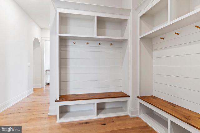 1 STRAWBERRY LN, Lititz, PA 17543