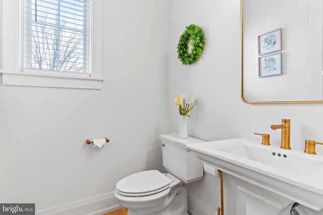 1 STRAWBERRY LN, Lititz, PA 17543