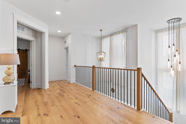 1 STRAWBERRY LN, Lititz, PA 17543