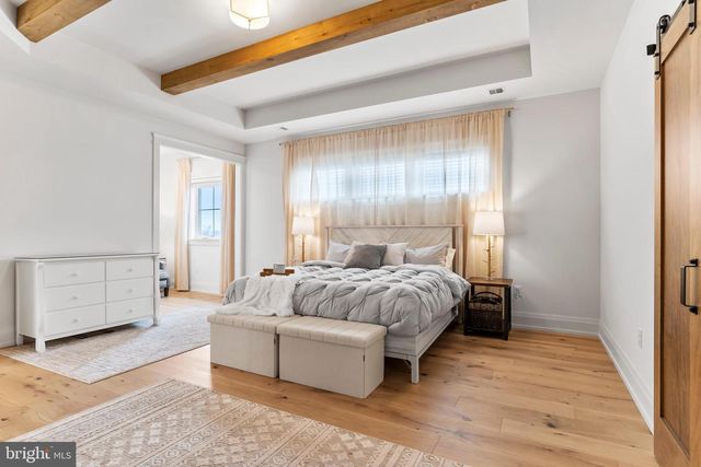 1 STRAWBERRY LN, Lititz, PA 17543