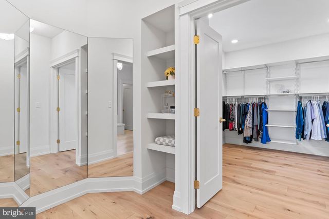 1 STRAWBERRY LN, Lititz, PA 17543