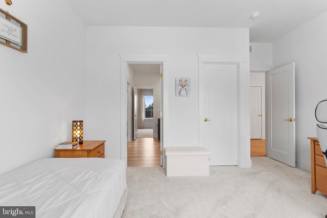 1 STRAWBERRY LN, Lititz, PA 17543