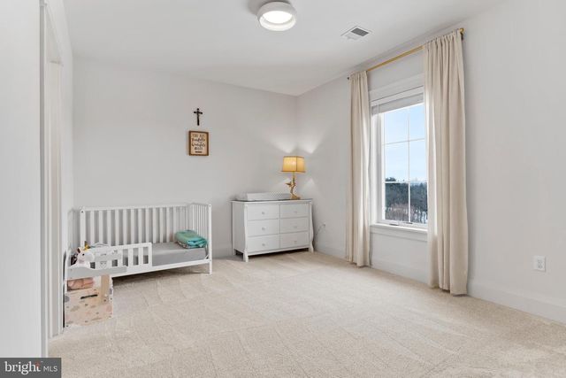 1 STRAWBERRY LN, Lititz, PA 17543