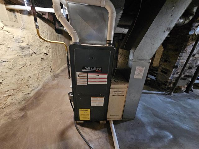 208 S WALKER STREET, Wautoma, WI 54982