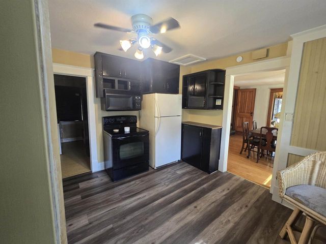 208 S WALKER STREET, Wautoma, WI 54982