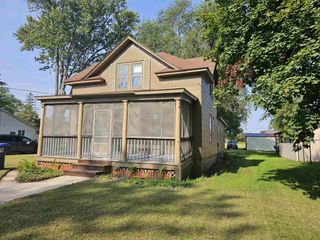 208 S WALKER STREET, Wautoma, WI 54982