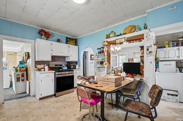 1200 N Huntington Street, Syracuse, IN 46567
