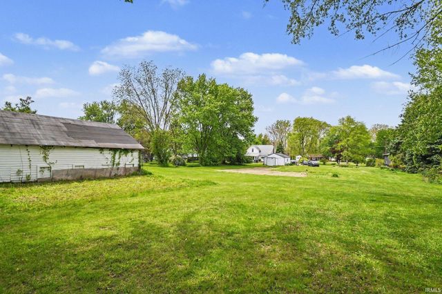 1200 N Huntington Street, Syracuse, IN 46567