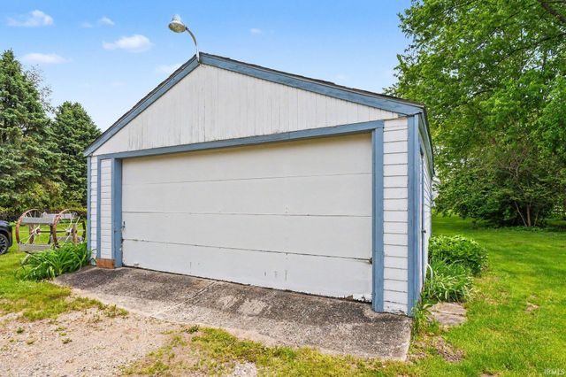 1200 N Huntington Street, Syracuse, IN 46567