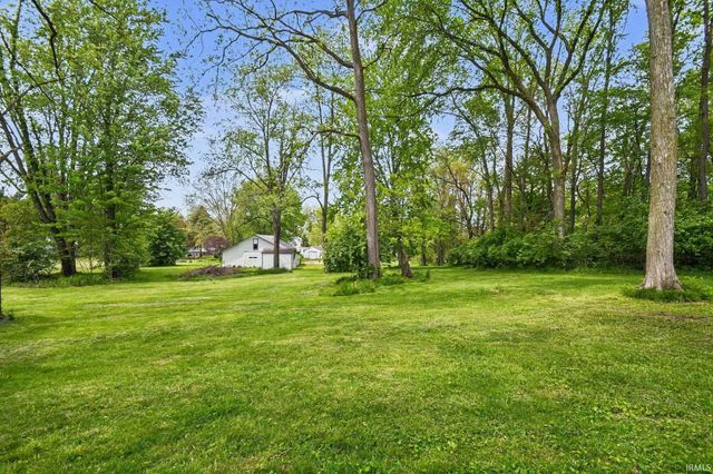 1200 N Huntington Street, Syracuse, IN 46567
