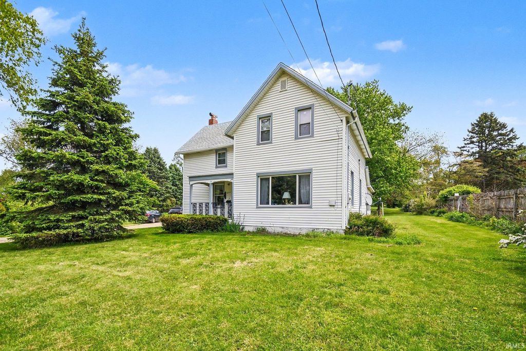1200 N Huntington Street, Syracuse, IN 46567