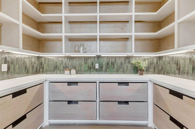 6911 Hartland Avenue, Houston, TX 77055