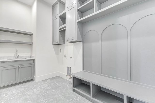 6911 Hartland Avenue, Houston, TX 77055