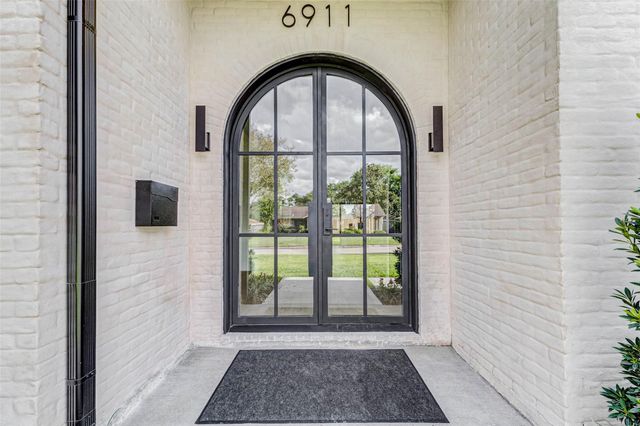 6911 Hartland Avenue, Houston, TX 77055
