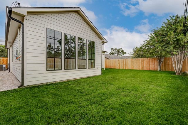 6911 Hartland Avenue, Houston, TX 77055