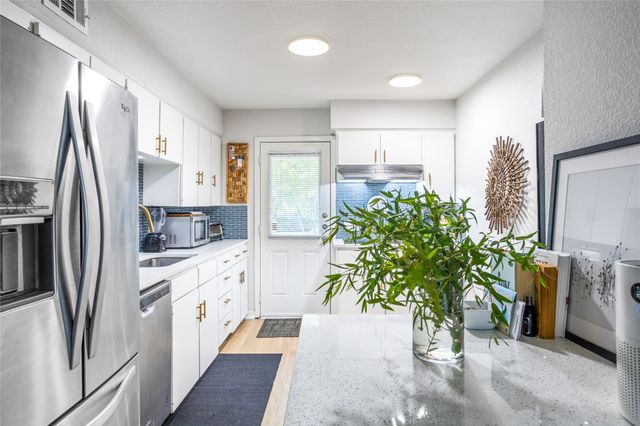 7924 Royal Lane 106, Dallas, TX 75230