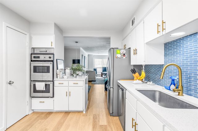 7924 Royal Lane 106, Dallas, TX 75230