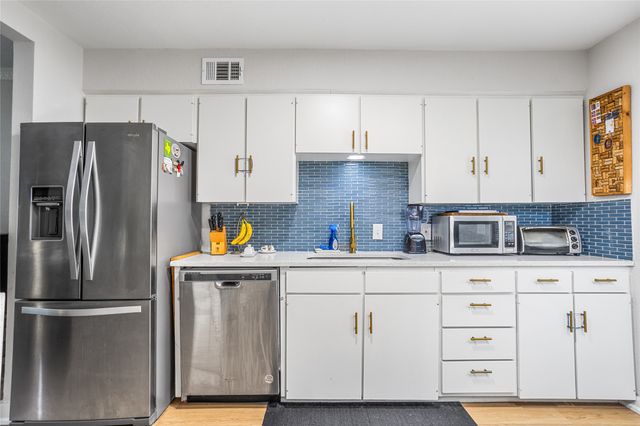 7924 Royal Lane 106, Dallas, TX 75230