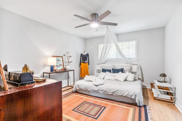 7924 Royal Lane 106, Dallas, TX 75230