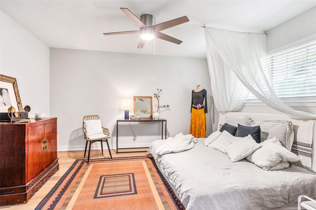 7924 Royal Lane 106, Dallas, TX 75230