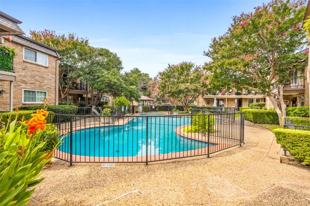 7924 Royal Lane 106, Dallas, TX 75230