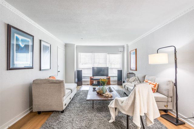 7924 Royal Lane 106, Dallas, TX 75230