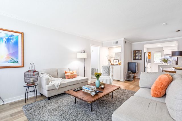 7924 Royal Lane 106, Dallas, TX 75230