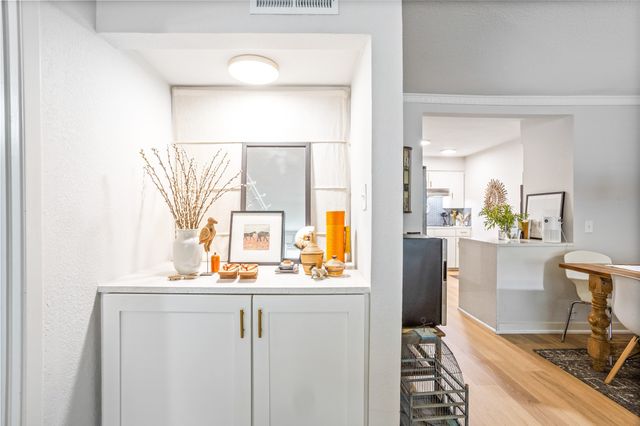 7924 Royal Lane 106, Dallas, TX 75230