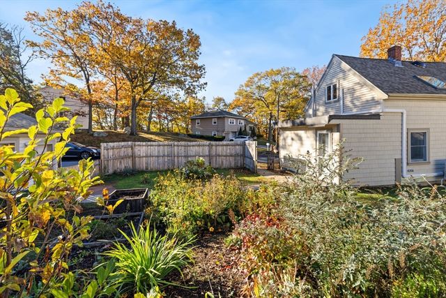 22 Laconia Ave, Saugus, MA 01906