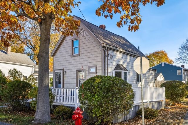 22 Laconia Ave, Saugus, MA 01906