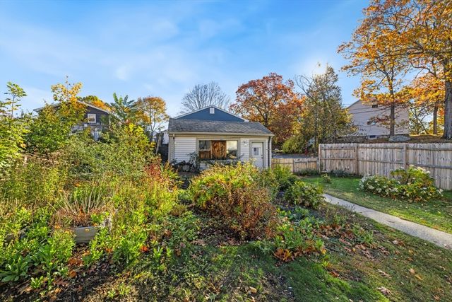 22 Laconia Ave, Saugus, MA 01906