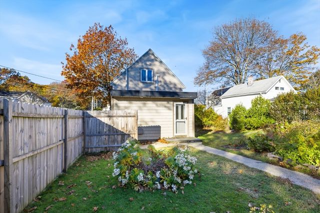 22 Laconia Ave, Saugus, MA 01906