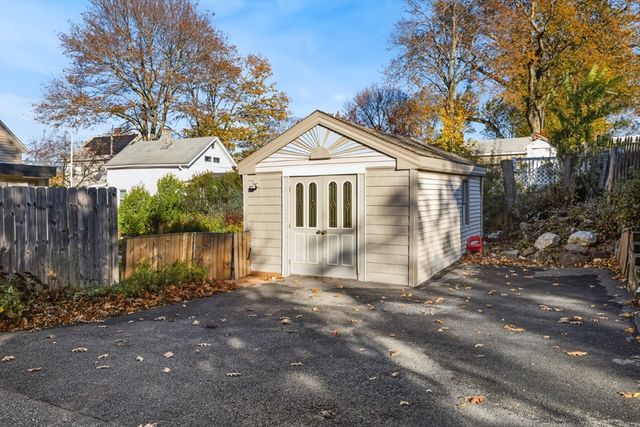 22 Laconia Ave, Saugus, MA 01906