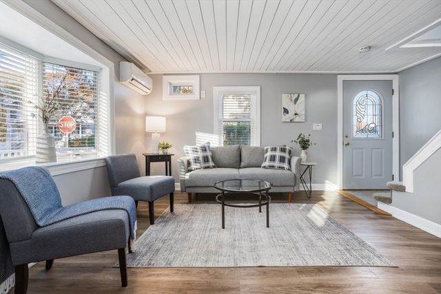 22 Laconia Ave, Saugus, MA 01906