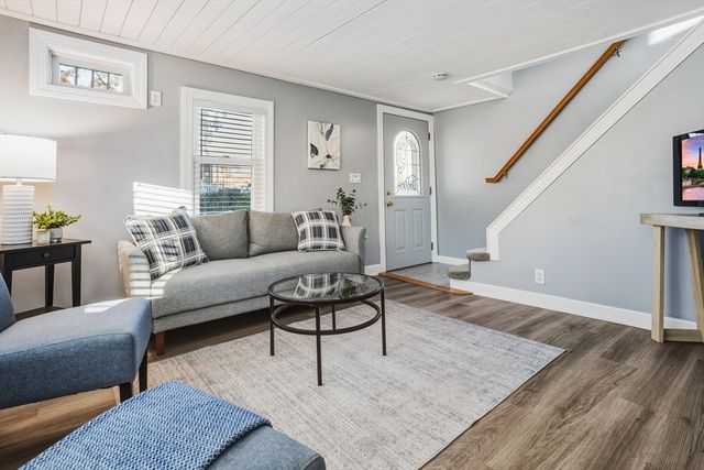 22 Laconia Ave, Saugus, MA 01906