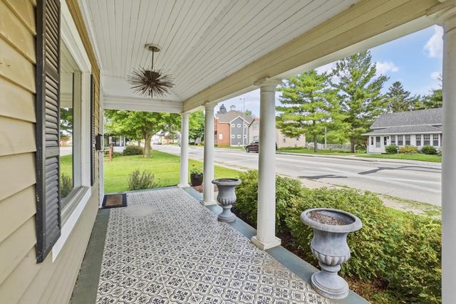 338 Oakton AVENUE, Pewaukee, WI 53072