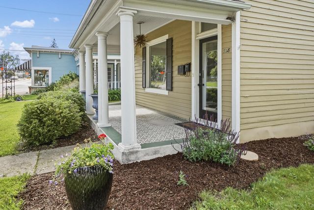 338 Oakton AVENUE, Pewaukee, WI 53072