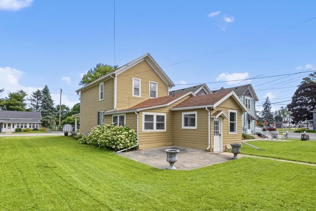 338 Oakton AVENUE, Pewaukee, WI 53072